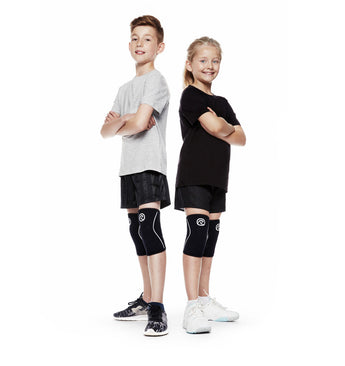 105306-50 - Rehband Rx Knee Sleeve - JUNIOR - Black - 5mm - Lifestyle Shot - 1
