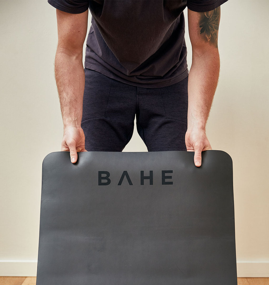 BAHE Power Hold Yoga Mat - 4mm - Anthracite - Lifestyle - 5
