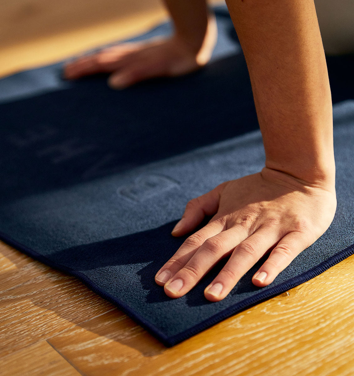 BAHE Yoga Mat Towel - Moonlight - Lifestyle - 11