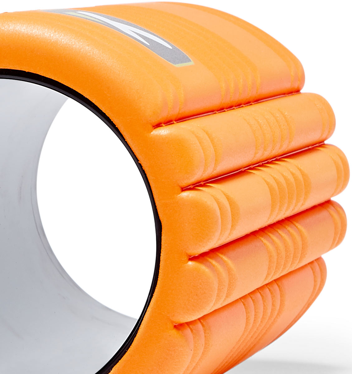 TPT3GRDOWS00000 TriggerPoint The Grid 1.0 Foam Roller Orange - 60 Degree Angle - Close Up