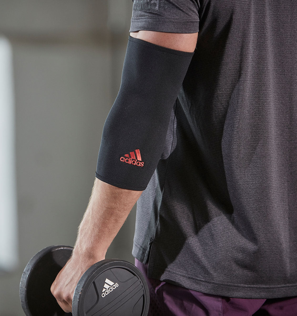 adidas Essential Elbow Support/Sleeve - Black - Lifestyle - 3